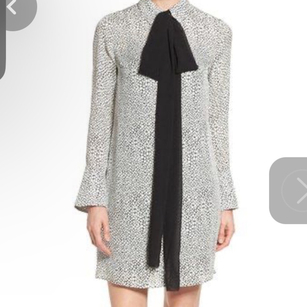 Michael kors shirt dress 
With black bow
Polyester
Size 4
Excellent condition